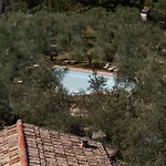 Mit Garten Und Schwimmbad In Den Huegeln Der Marken- By Interhome